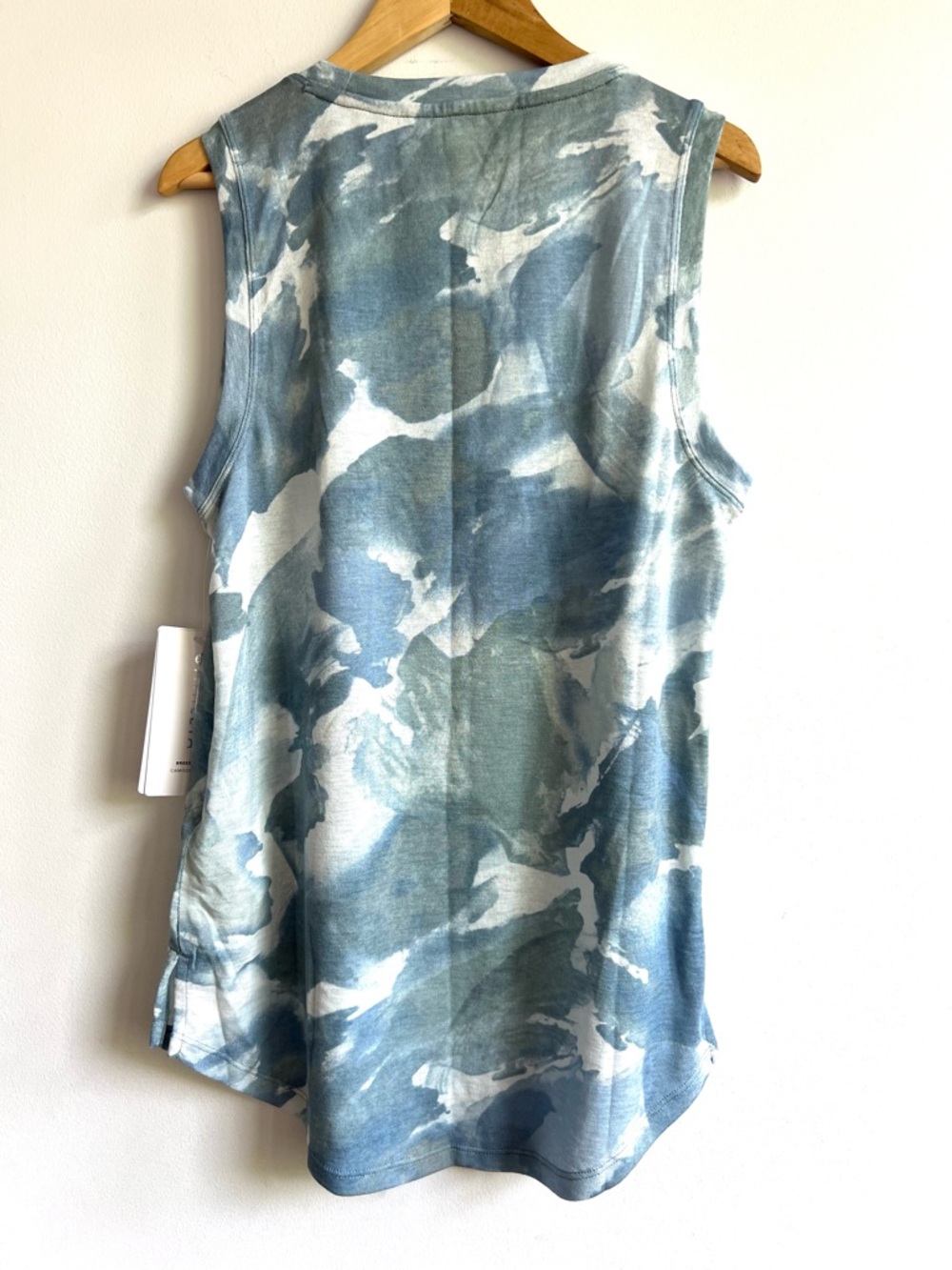 Athleta Teal and Light Blue Breezy Tank - Picture 5 of 7